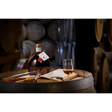 Fins Bois 1940s Atemporel XO limited edition Maison A. de Vacqueur Cognac